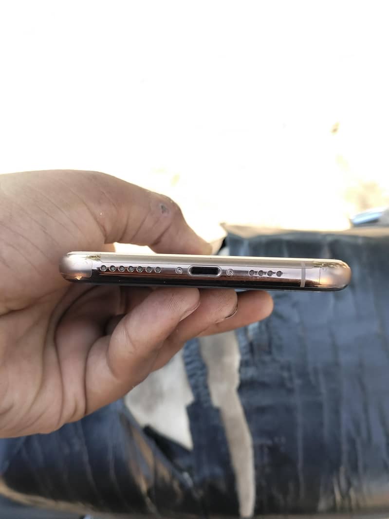 Apple iPhone 11 Pro Max 3