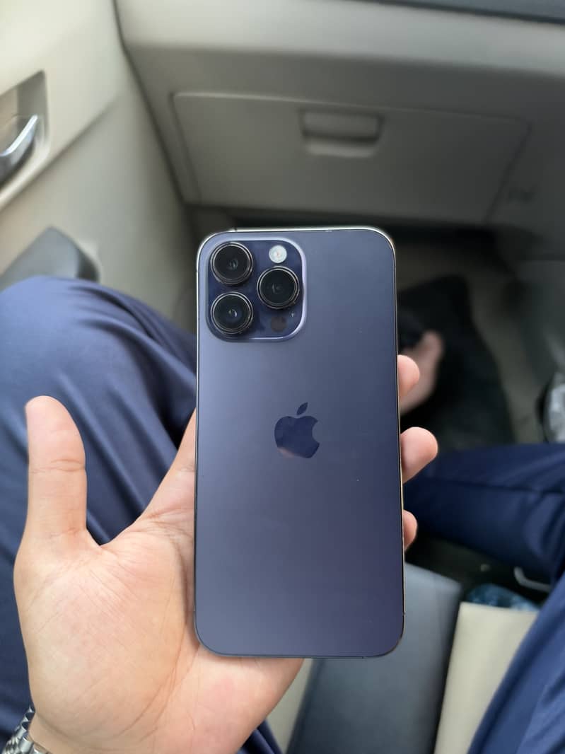 Apple iPhone 14 Pro Max 0