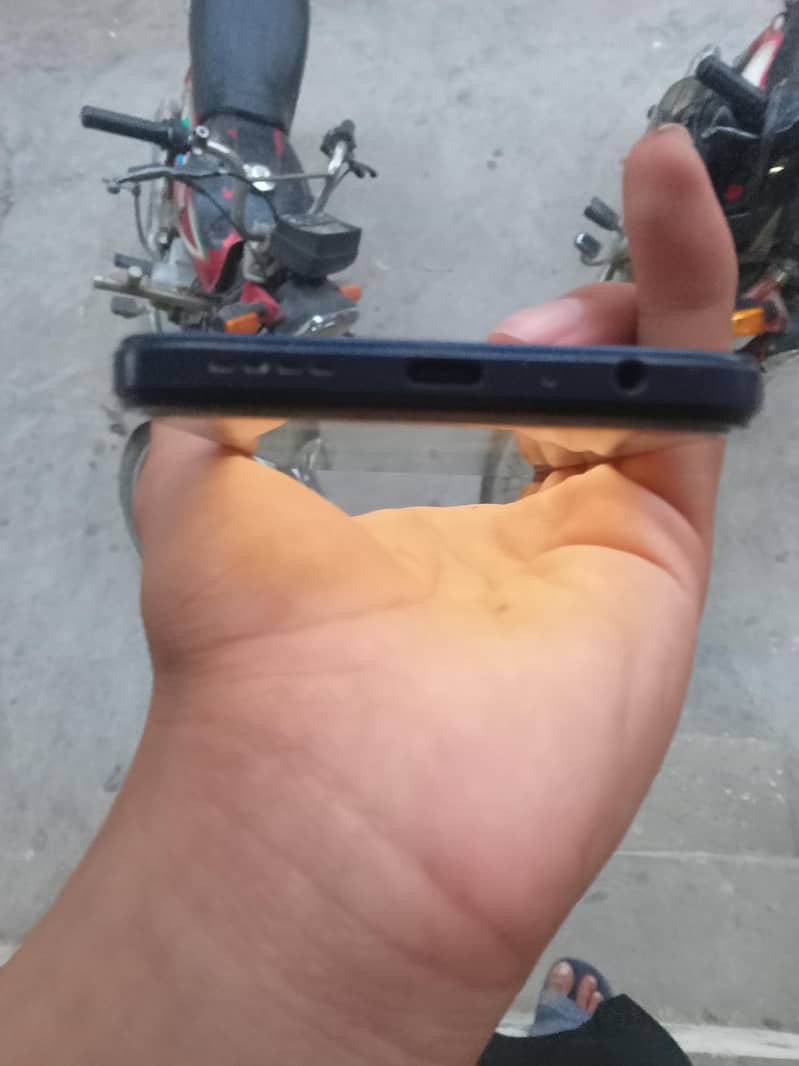 Infinix Note 12 Pro 4