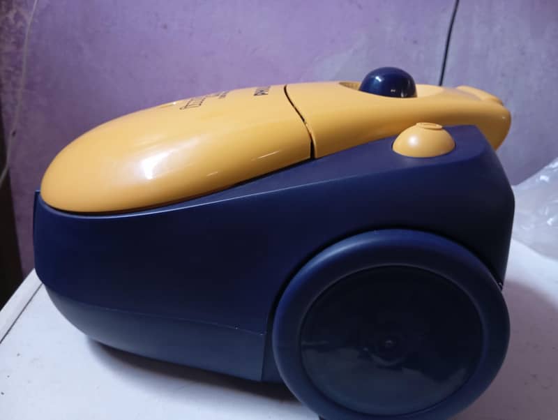 Philips vacuum cleaner 3