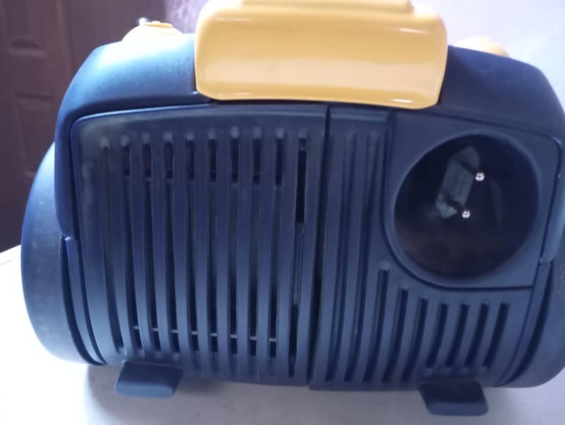Philips vacuum cleaner 4