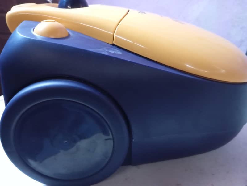 Philips vacuum cleaner 5