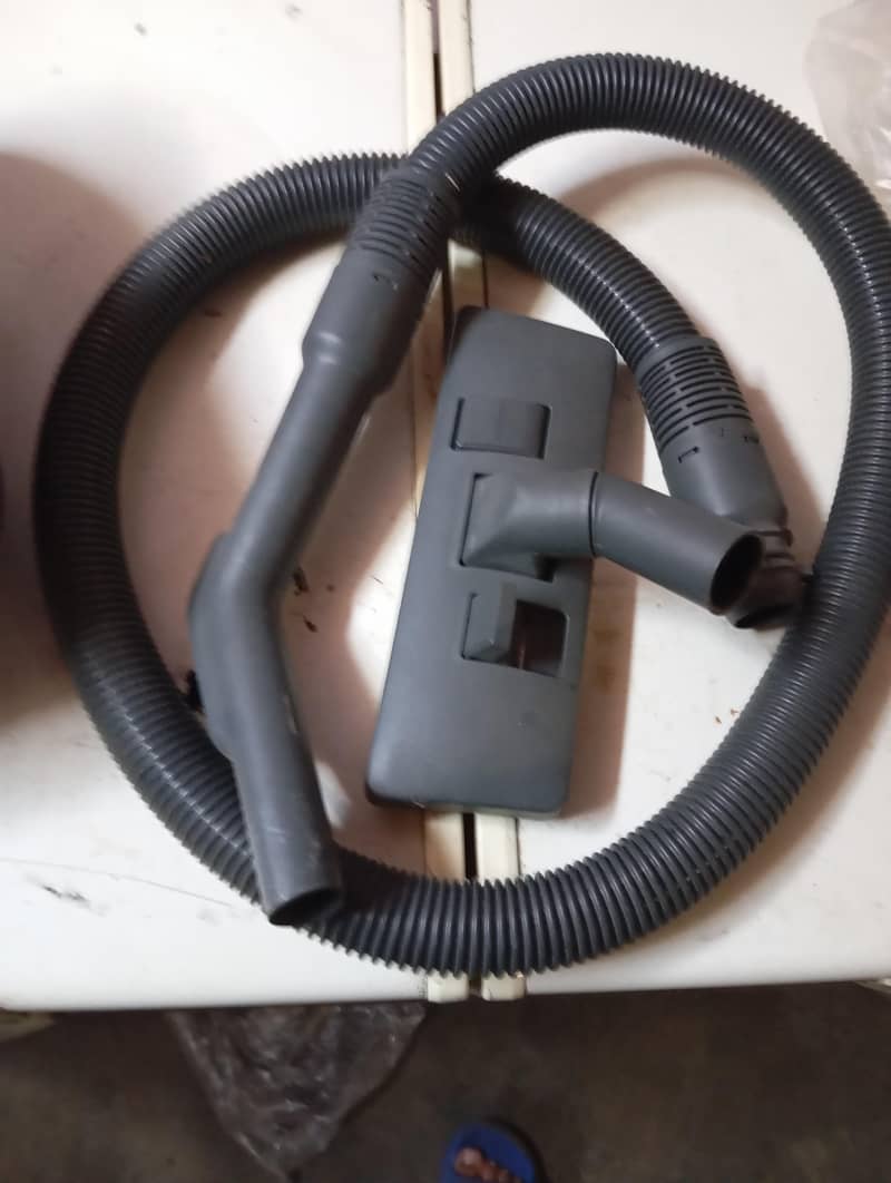 Philips vacuum cleaner 8