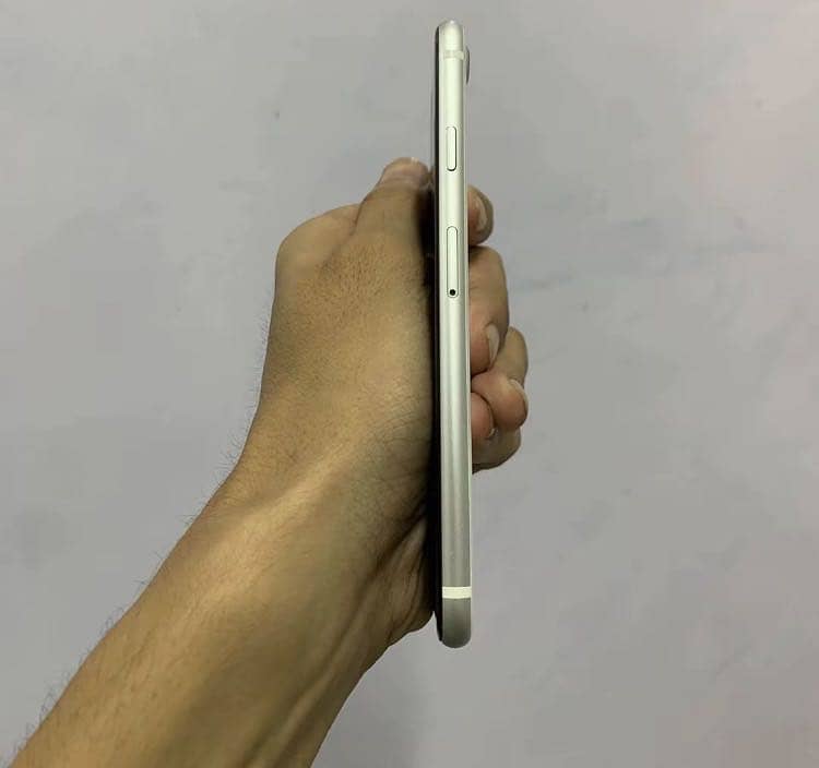 Apple iPhone SE 2020 1
