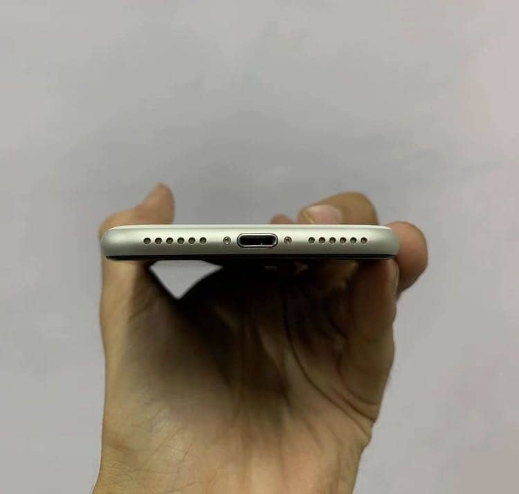 Apple iPhone SE 2020 3