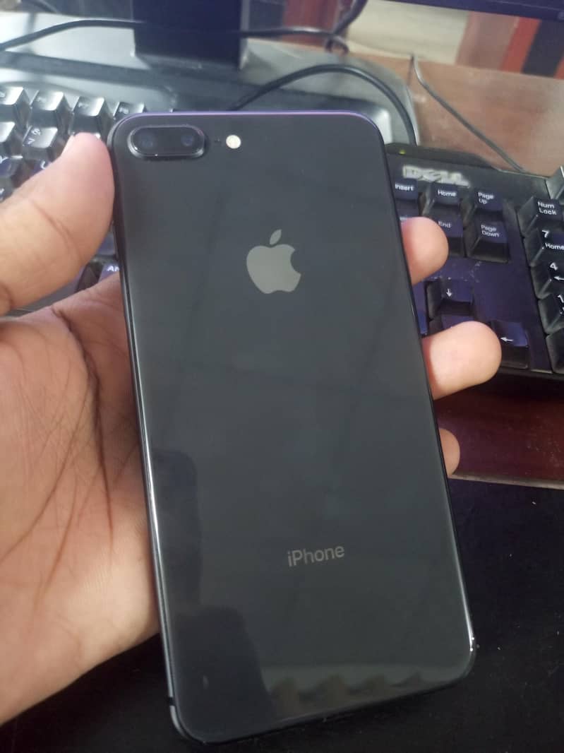 Apple iPhone 8 Plus 1