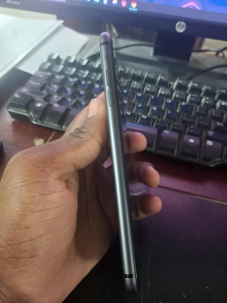 Apple iPhone 8 Plus 3