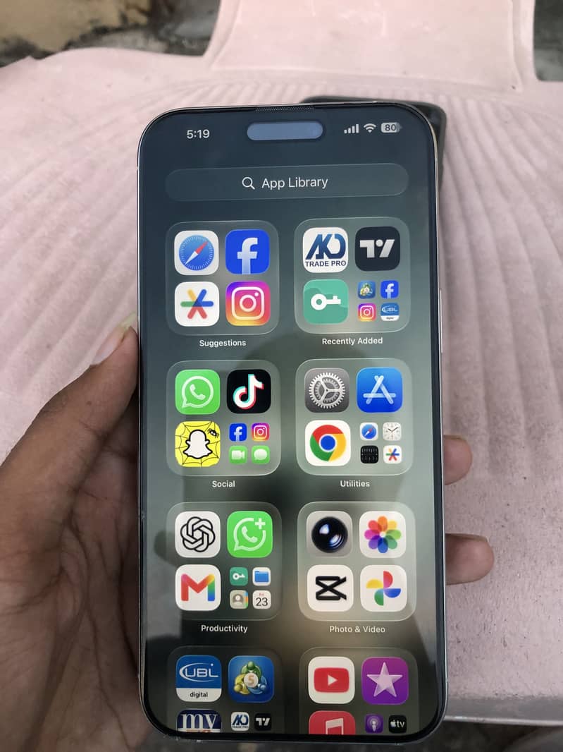 Apple iPhone 15 Pro Max 4