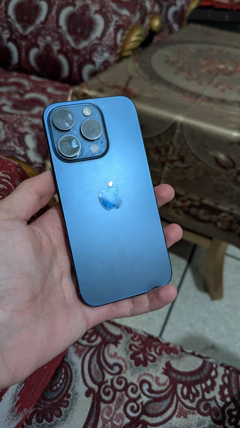 Apple iPhone 15 Pro 0