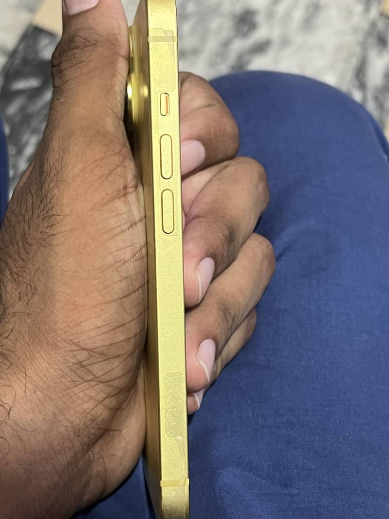 Apple iPhone 14 3