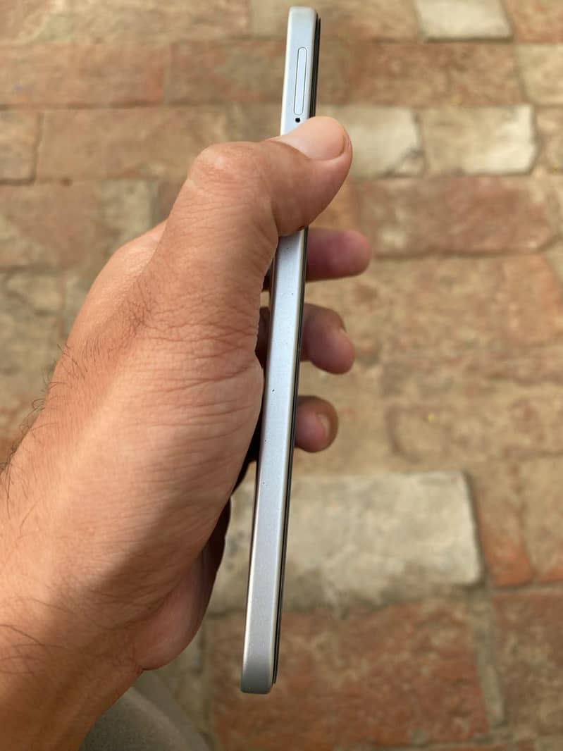 Tecno Spark 40 Pro 4