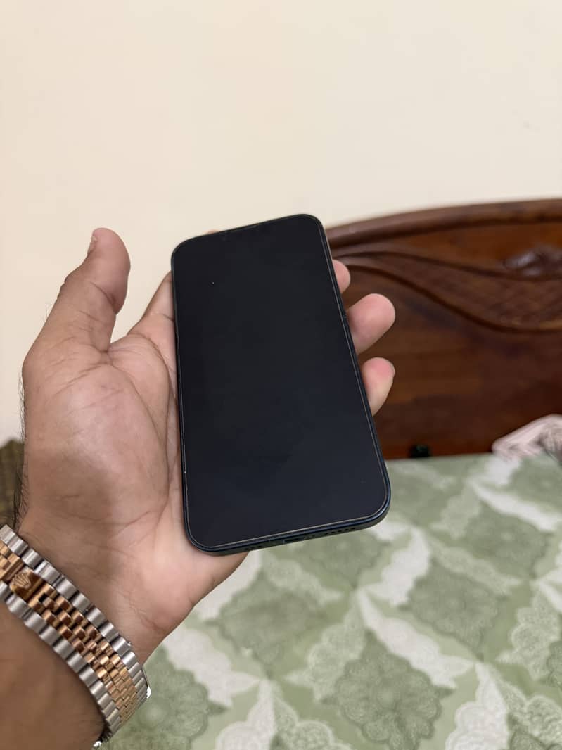 Apple iPhone 13 1