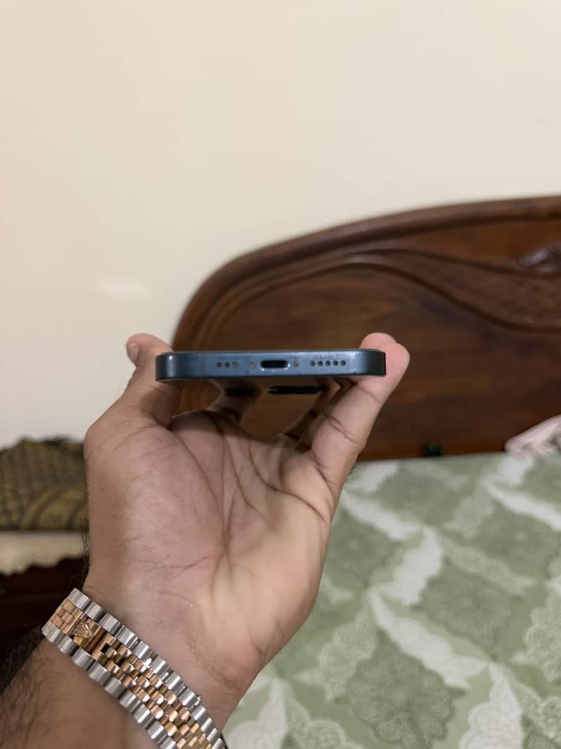 Apple iPhone 13 3