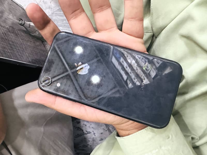 Apple iPhone XR 3