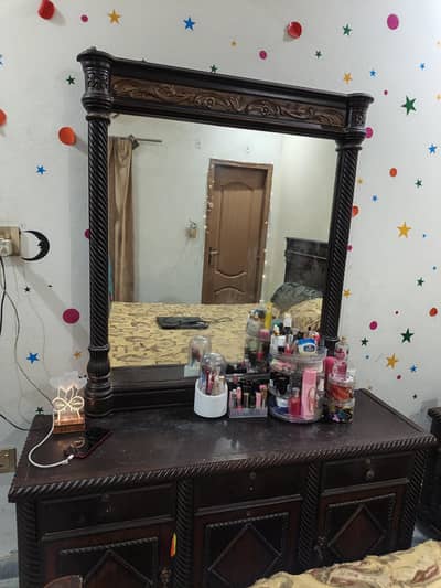 Wooden dressing table