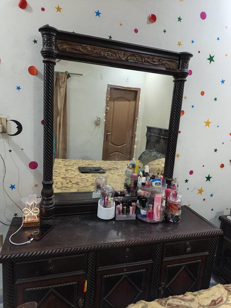 Wooden dressing table 1