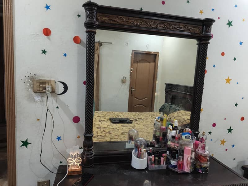 Wooden dressing table 2