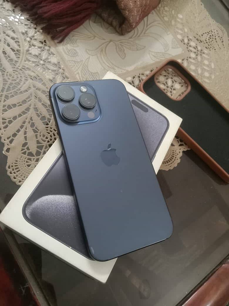Apple iPhone 15 Pro Max 1