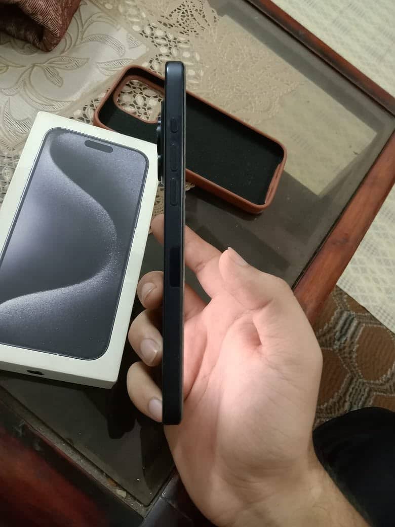 Apple iPhone 15 Pro Max 3