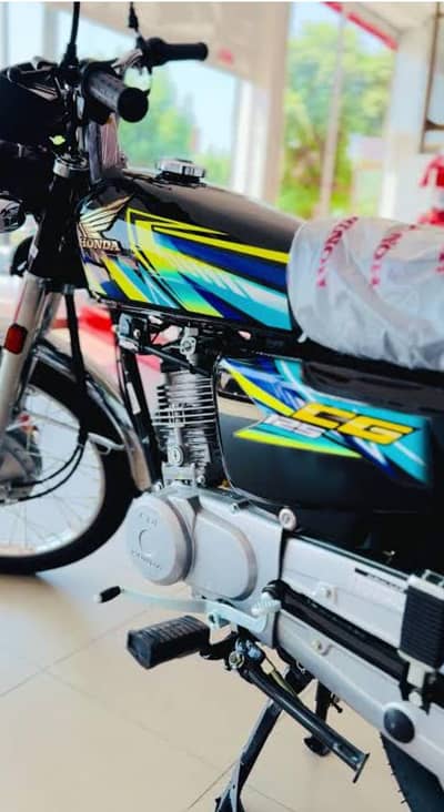 almost new bike only 180 km drive number b ni laga jo purchases kry ga