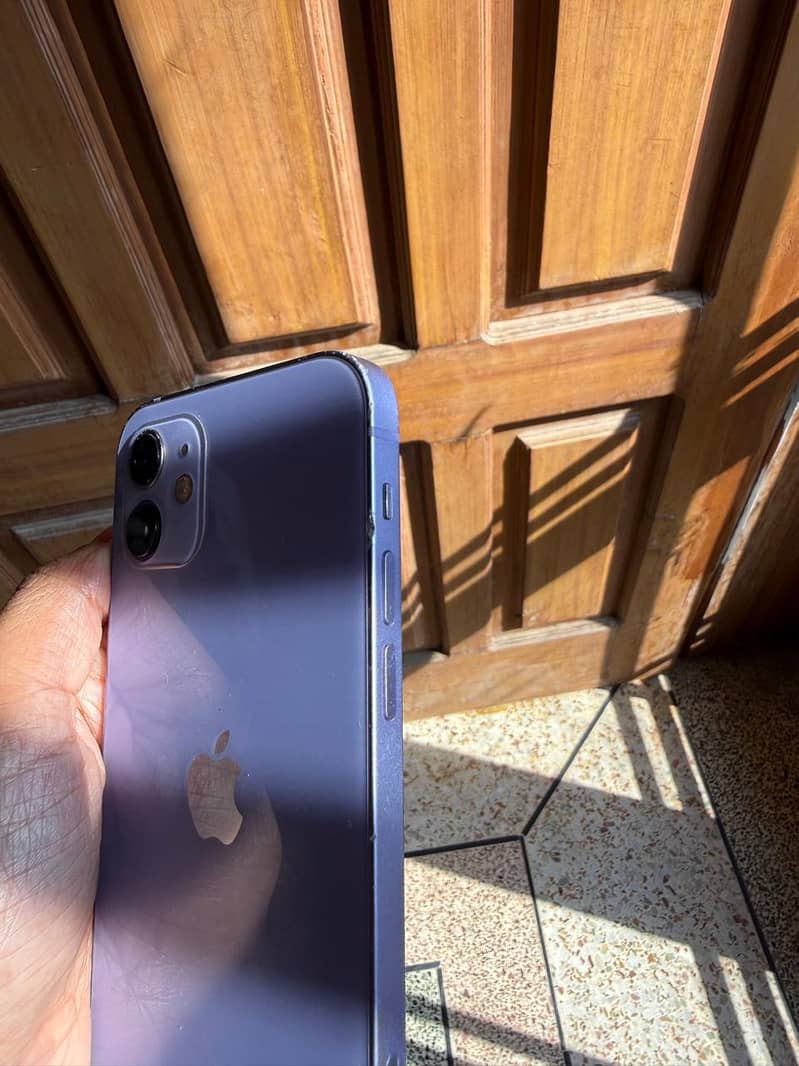 Apple iPhone 12 12