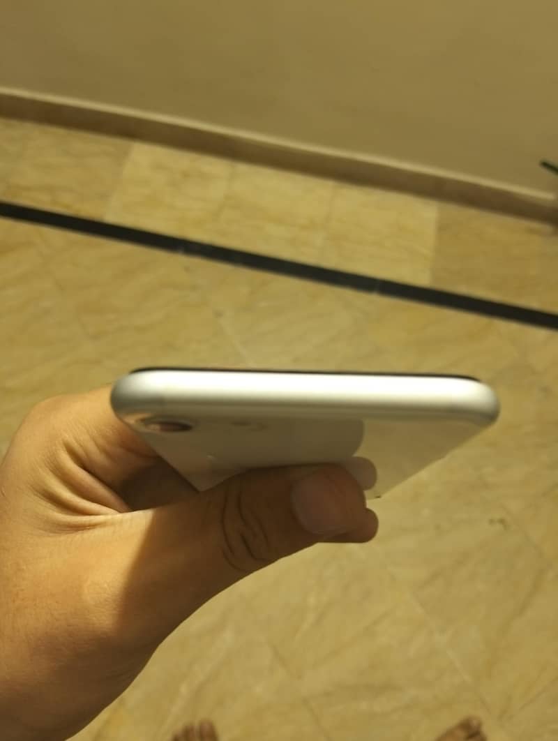 Apple iPhone SE 3