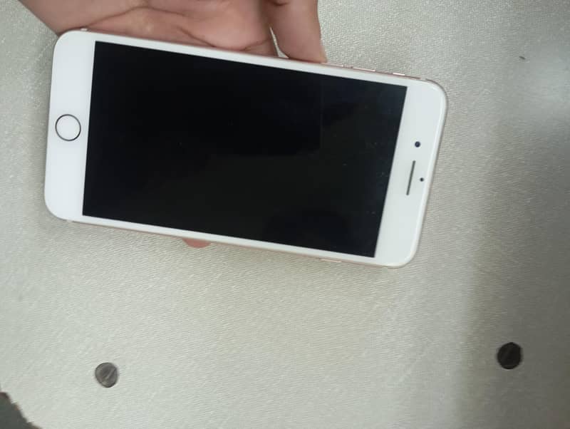 Apple iPhone 7 Plus 0