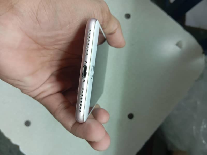Apple iPhone 7 Plus 2