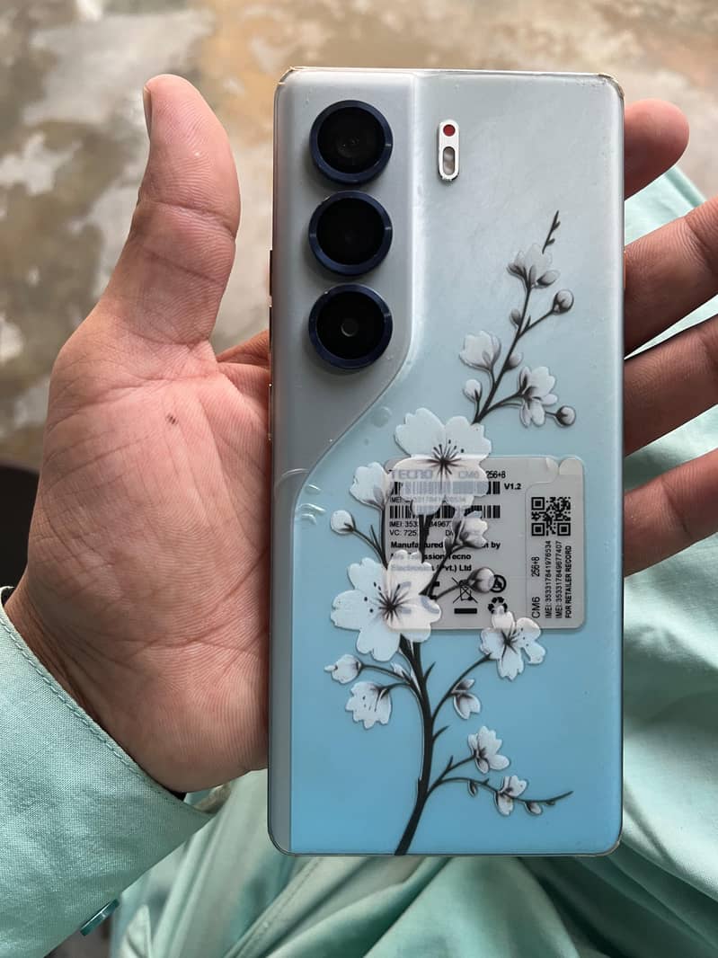 Tecno CAMON 40 Pro 0