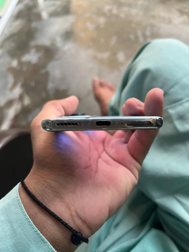 Tecno CAMON 40 Pro 4