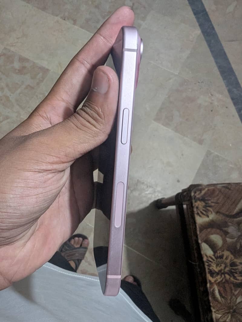 Apple iPhone 15 2