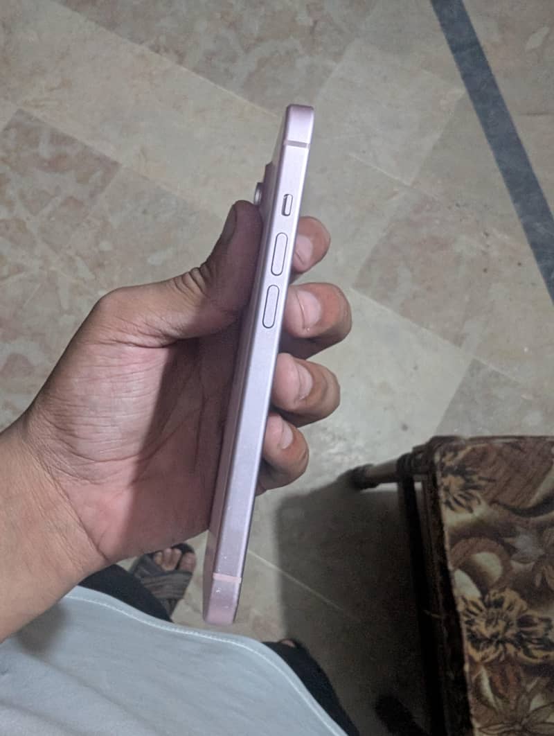 Apple iPhone 15 5