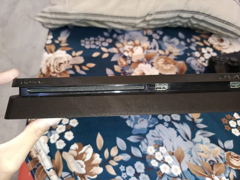 PLAY STATION 4 1