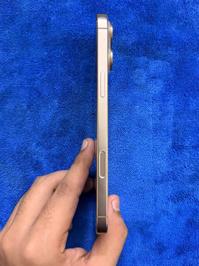 Apple iPhone 16 Pro Max 3