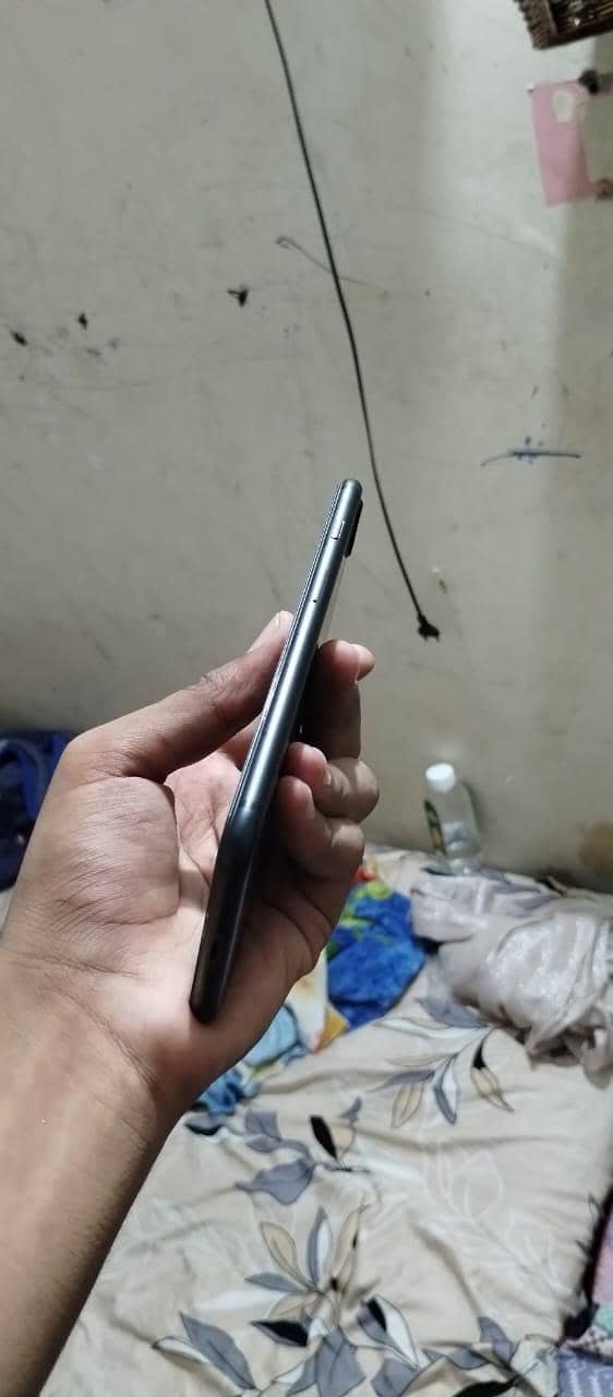 Apple iPhone 7 Plus 2