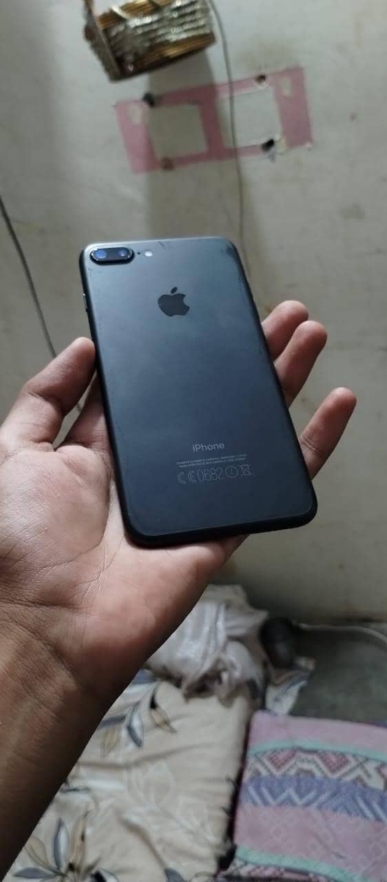 Apple iPhone 7 Plus 4