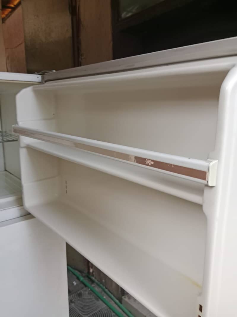 Frigidaire refrigerator 3