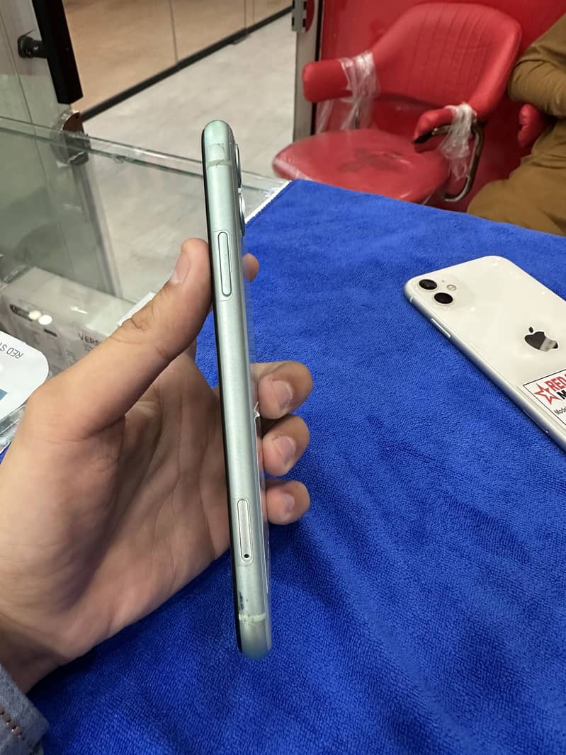 Apple iPhone 11 2