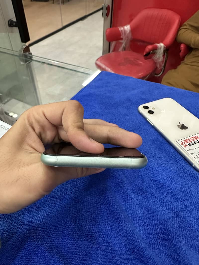 Apple iPhone 11 5