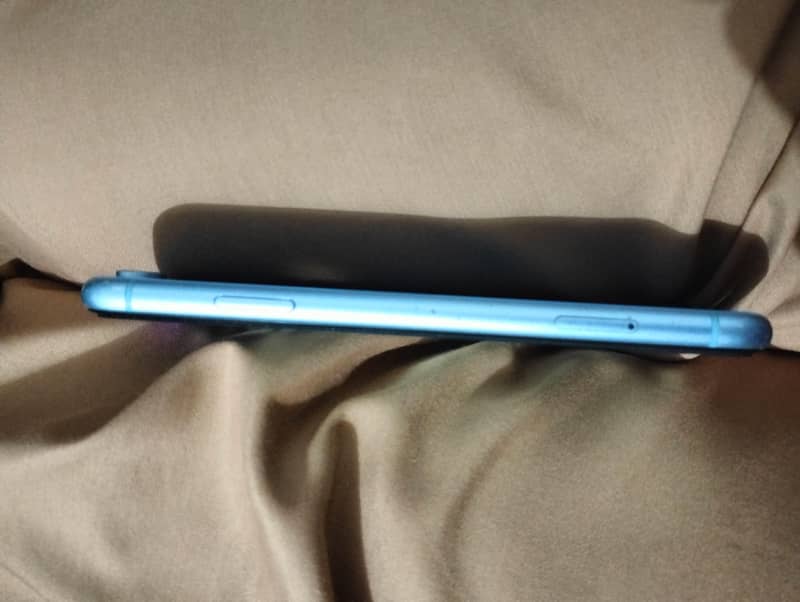 Apple iPhone XR 1