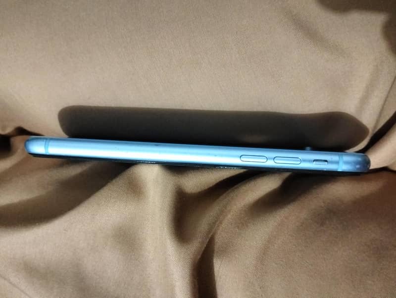 Apple iPhone XR 3