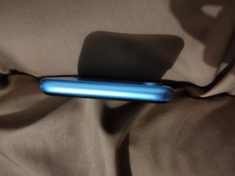 Apple iPhone XR 4