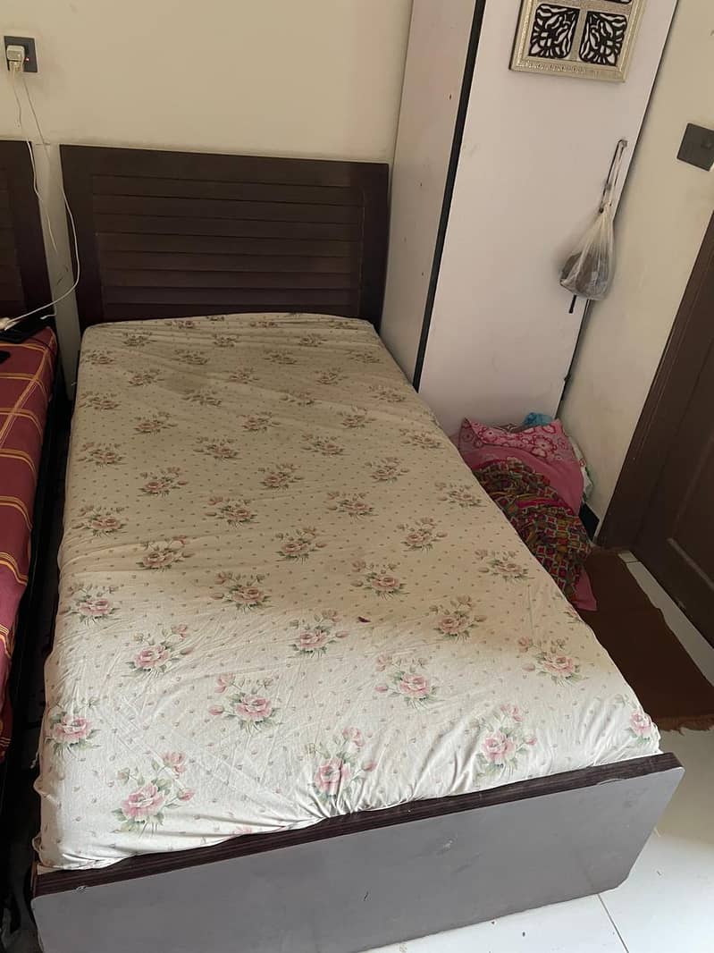 single bed 8