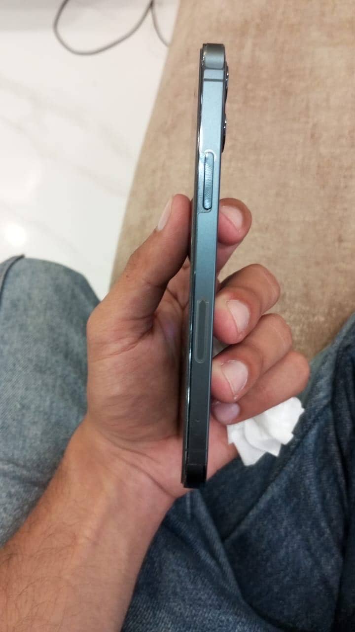 Apple iPhone 12 Pro 3