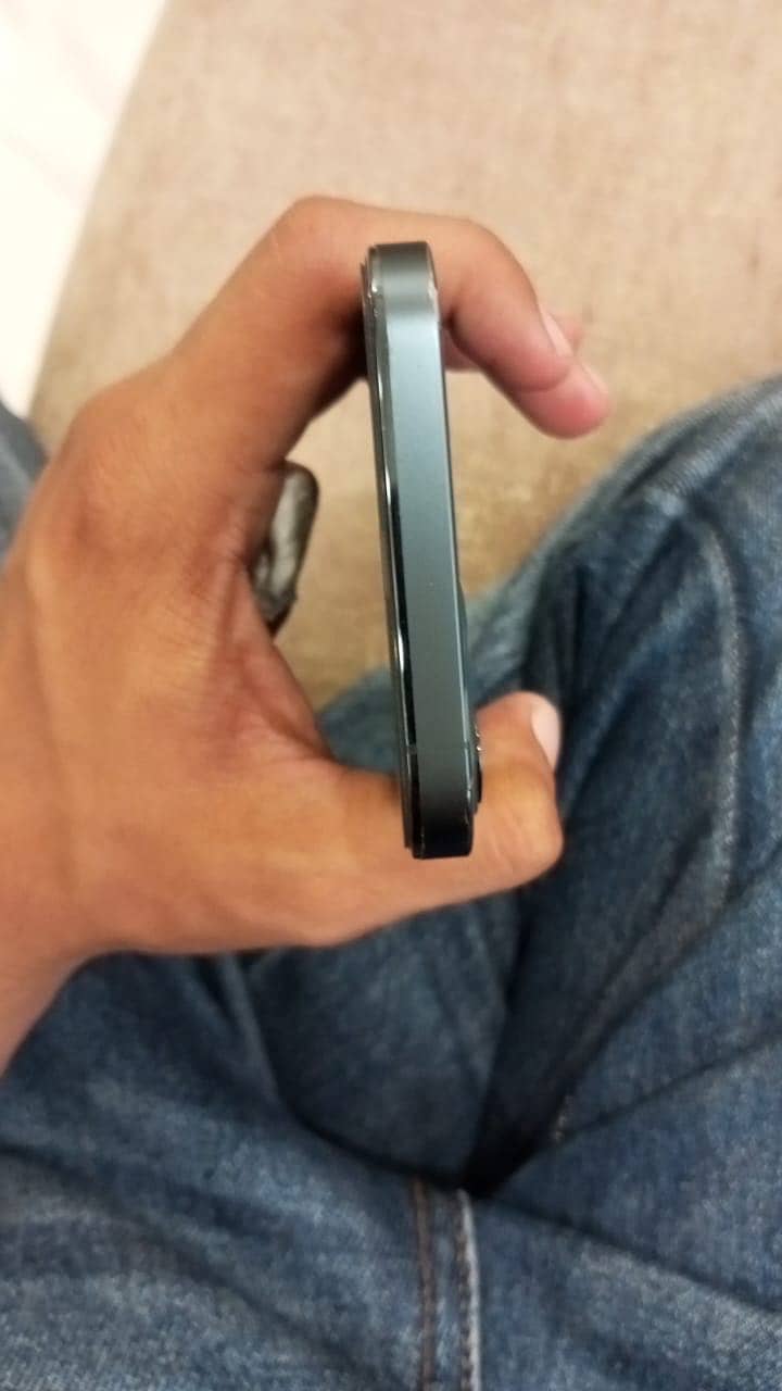 Apple iPhone 12 Pro 6