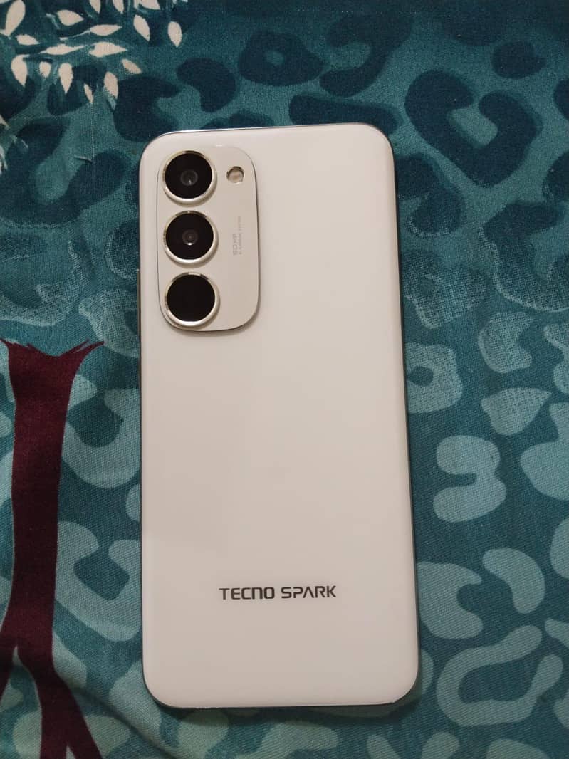 techno spark 40 pro plus 1