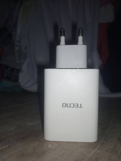Techno 33 wtt fast charger