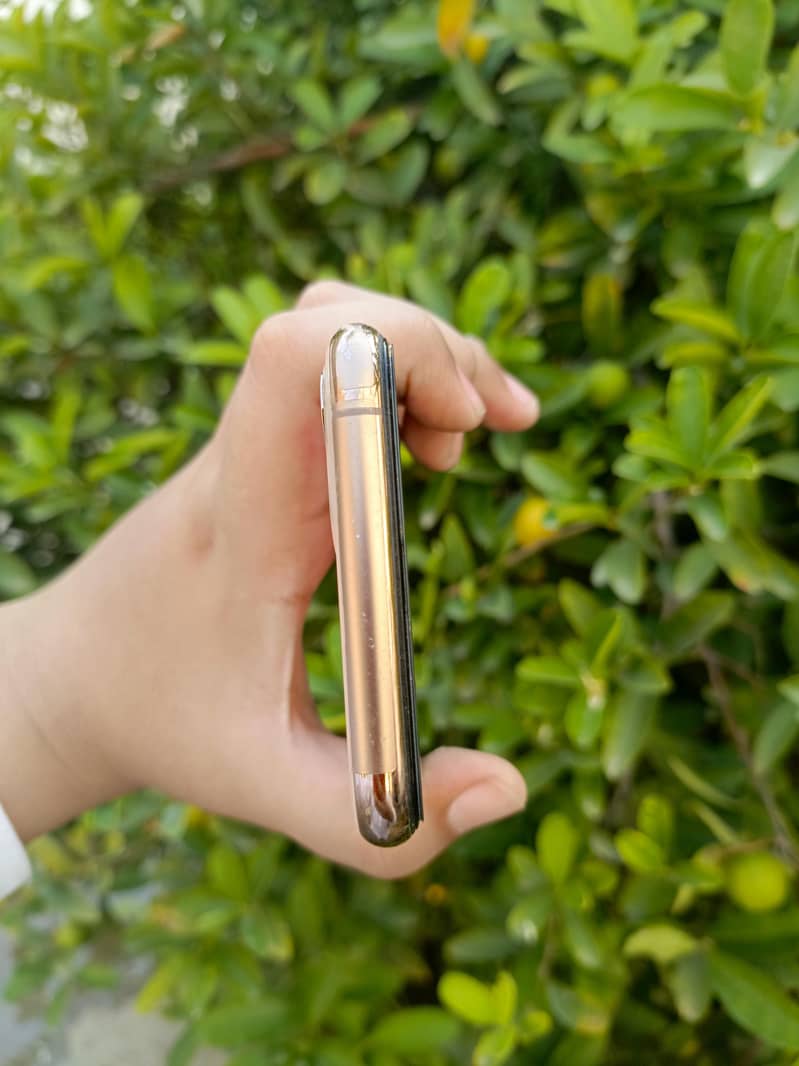 Apple iPhone 11 Pro 3