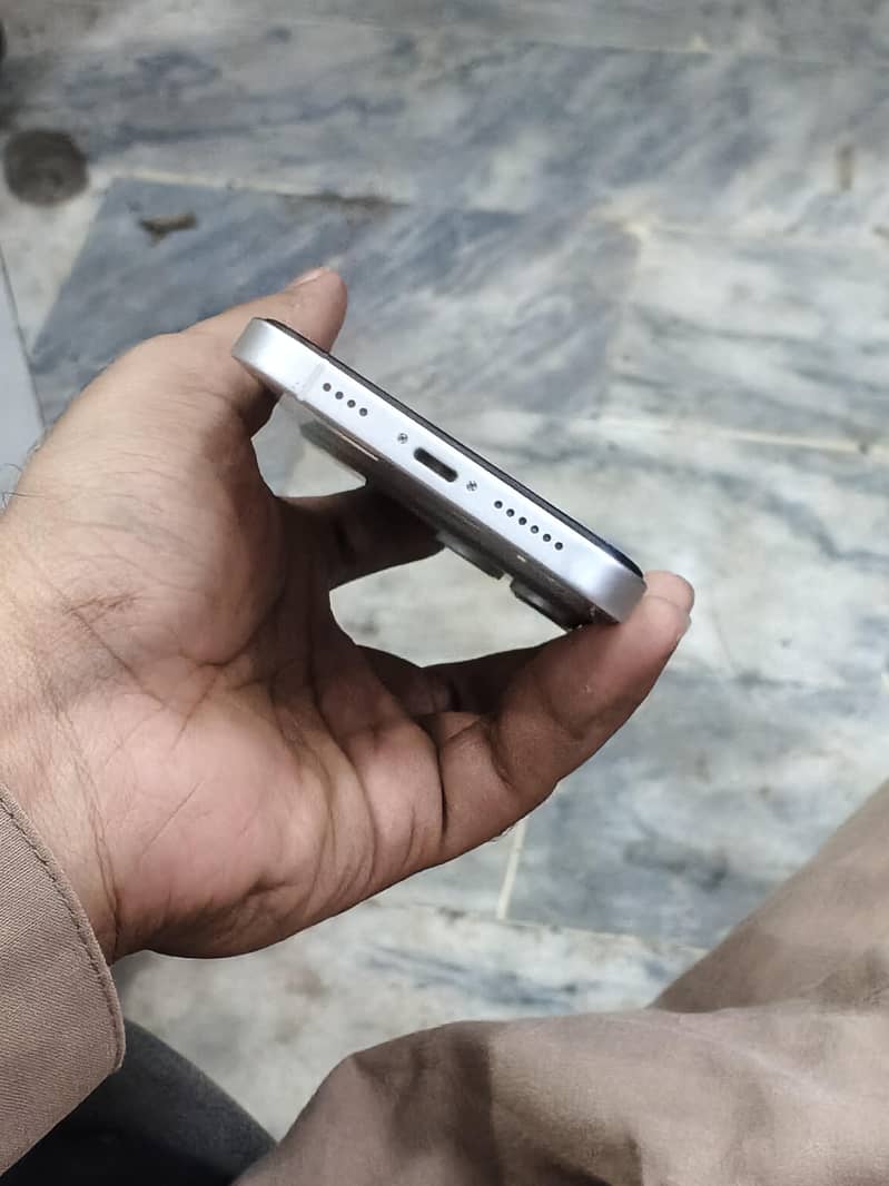 IPHONE XR/17 PRO CONVERTED 2