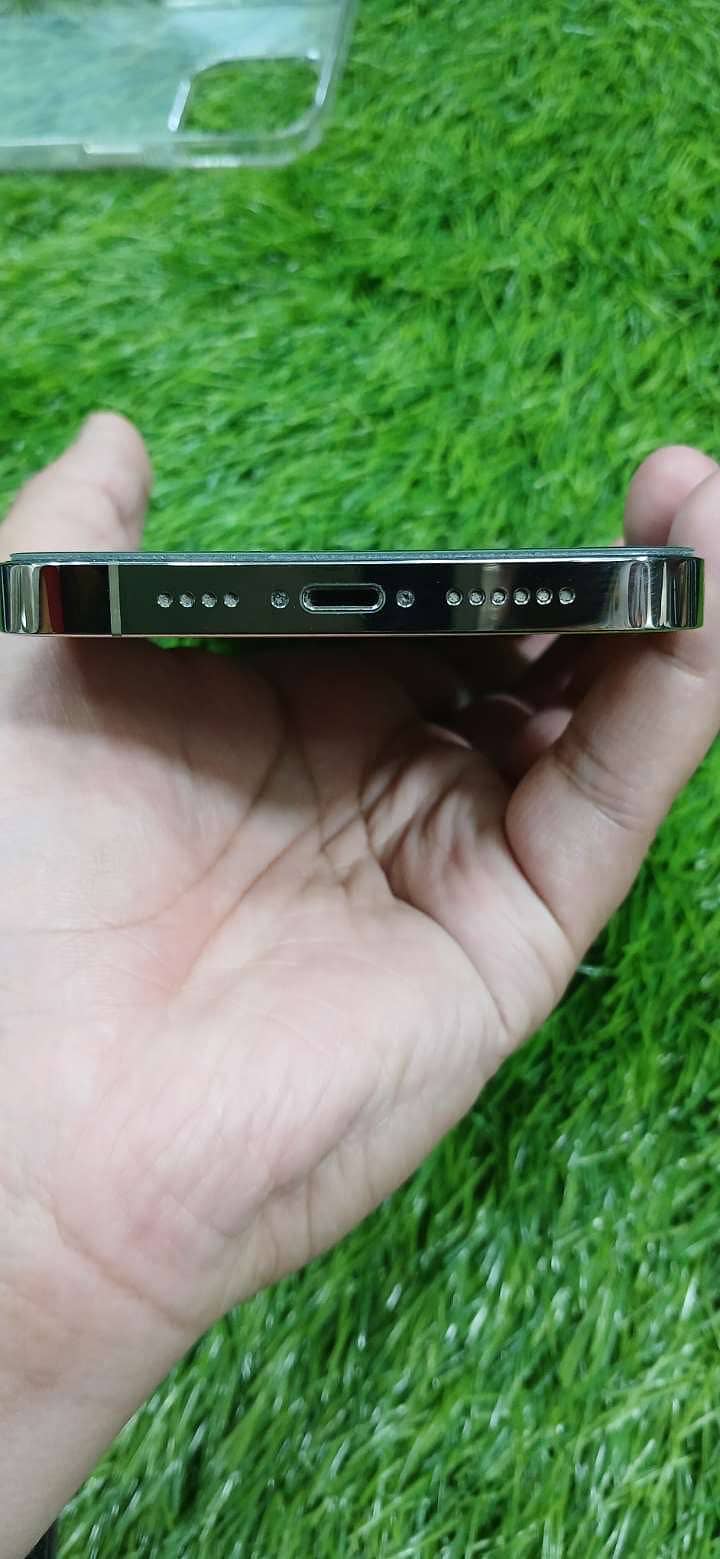 Apple iPhone 14 Pro Max 6